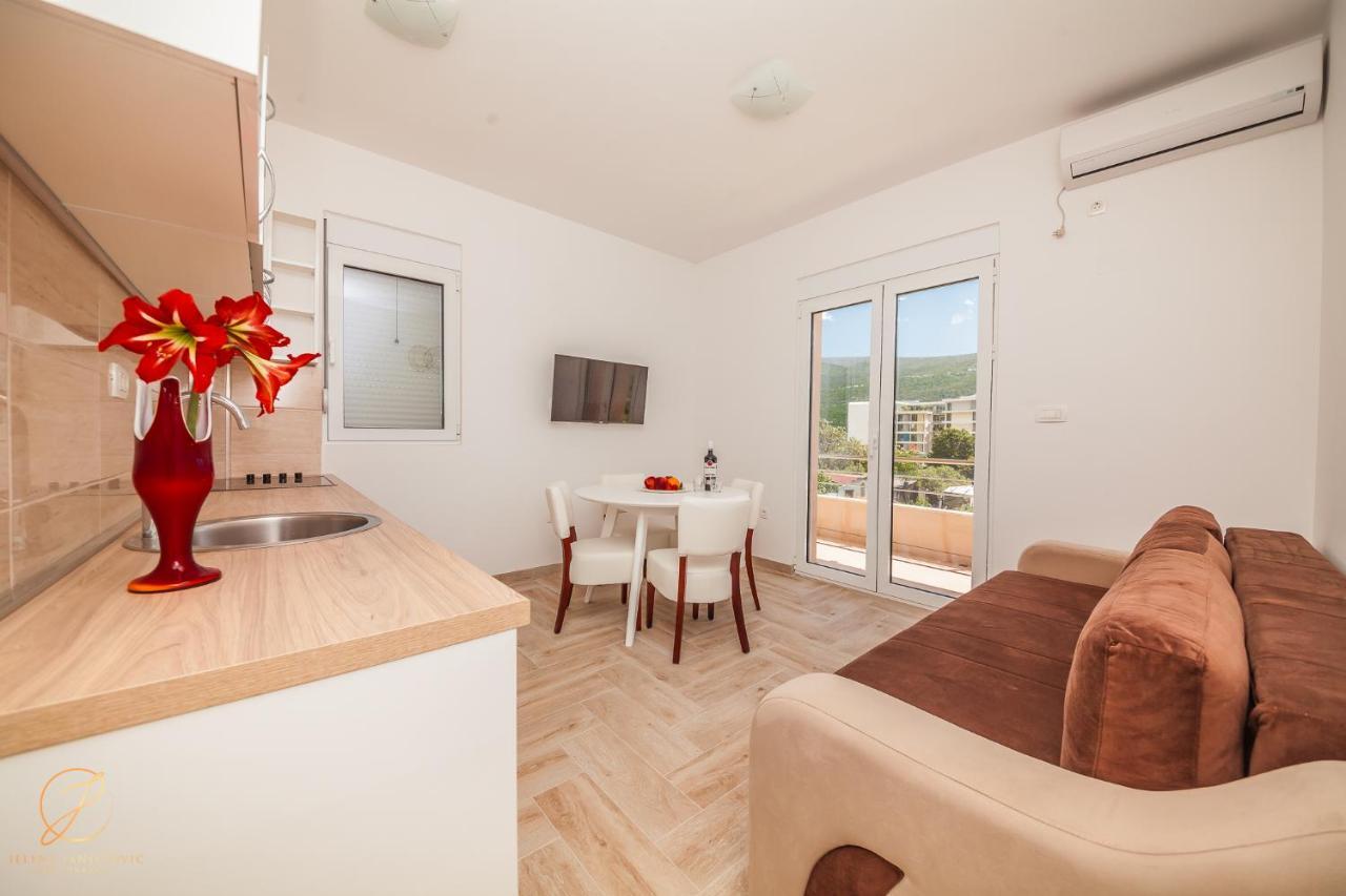 Apartments Ruzmarin Herceg Novi Eksteriør bilde