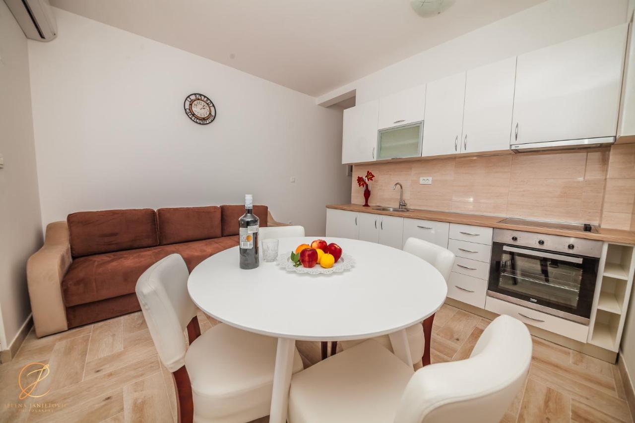 Apartments Ruzmarin Herceg Novi Eksteriør bilde