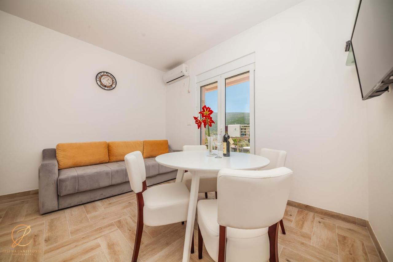Apartments Ruzmarin Herceg Novi Eksteriør bilde